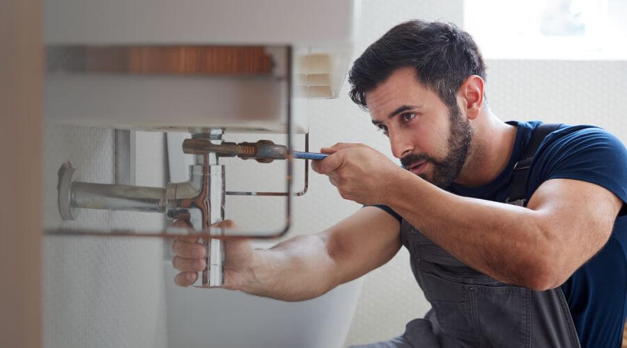 Faucet aerator cleaning/replacement in La Joya, NM
